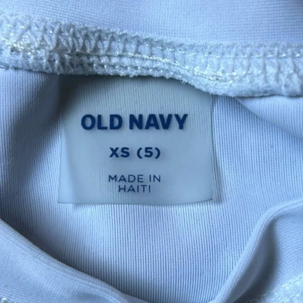 🌼 Old Navy long sleeve nylon top 💥